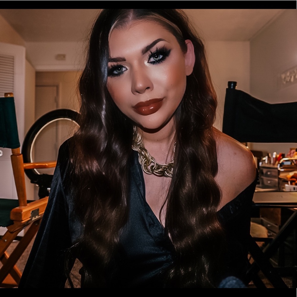 Meet your Posher, Taylor